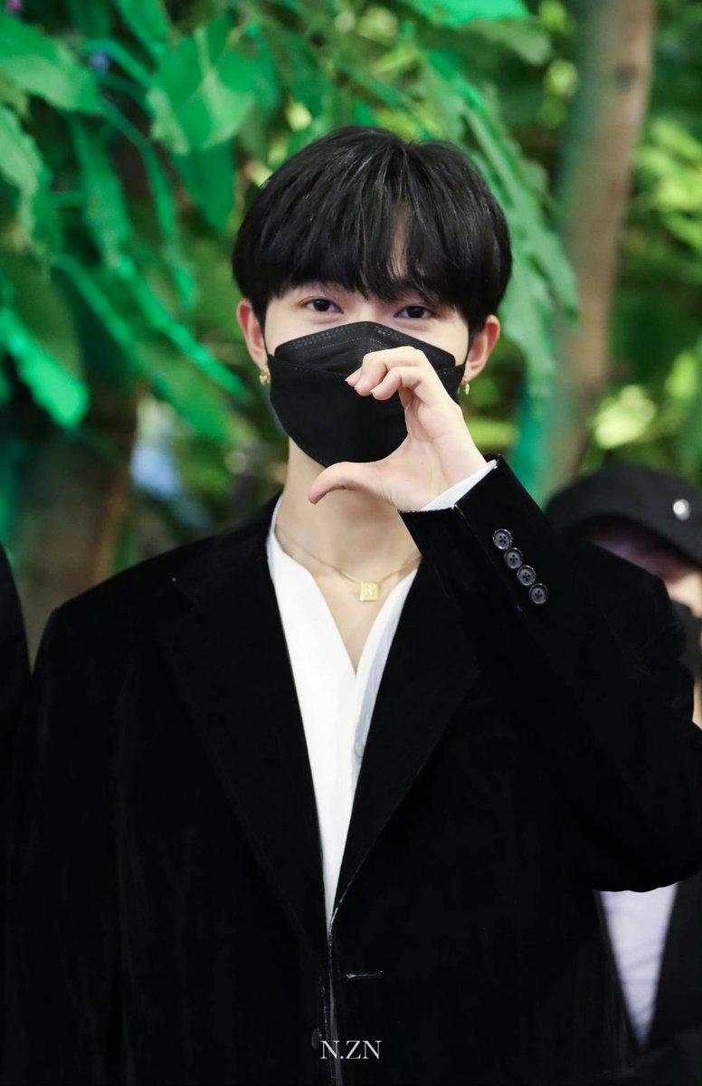 ZeeOnlyNew's tweet photo. 比心心🥰晓看天色暮看云，行也思君，坐也思君。#CutiePieEP11 https://t.co/C7GKg8E2mx