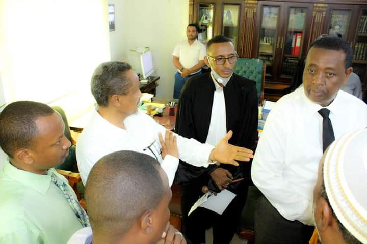 momed222's tweet photo. #commune_Boulaos
📌 Aujourd'hui le Maire de la ville de #Djibouti Mr Said Daoud Mohamed à effectuer une tournée dans la commune de #Boulaos 🇩🇯accompagné avec le président de la commune et une forte délégation de la #Mairie 💯💯💯 https://t.co/xQTTGzoZZG