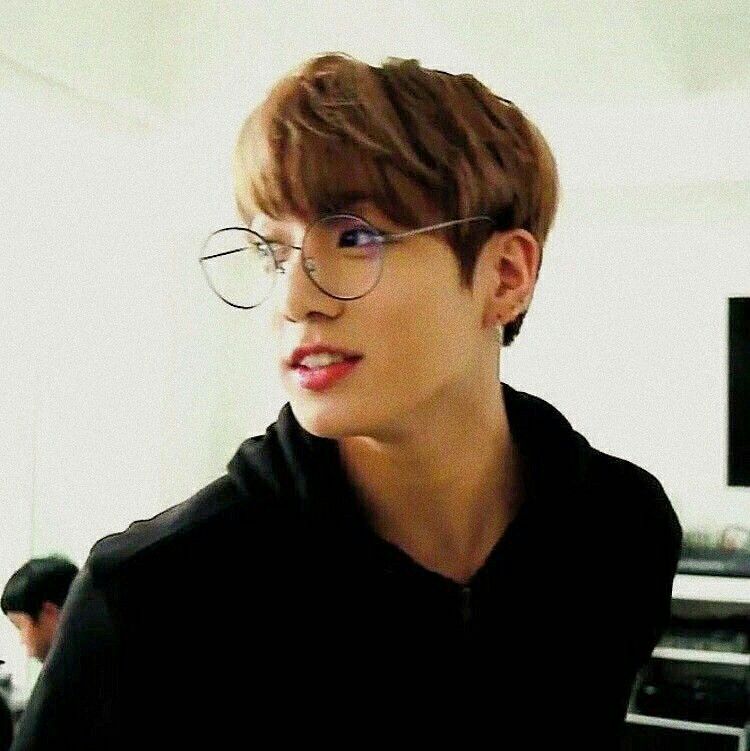 koi_into_'s tweet photo. 담배 진짜 싫다면서 세상 독한 누나 담배는 캘록 대면서 꼭 입대고 한 입만 할 놈 누나가 자기한테 관심 안주면 눈물 방울 방울 누나 담배 피면서 왜 나 안봐줘? 할 놈

근데 얘 소문난 꼴초잖아 https://t.co/WTBu5lfEpy