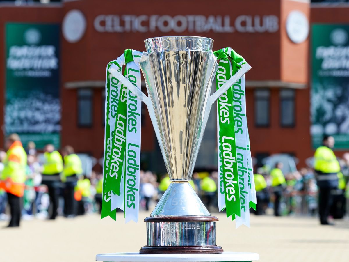 CelticFc_Core's tweet photo. As things stand we are 45 minutes away... 🍀🏆🔜 https://t.co/R1A9oOlvjl