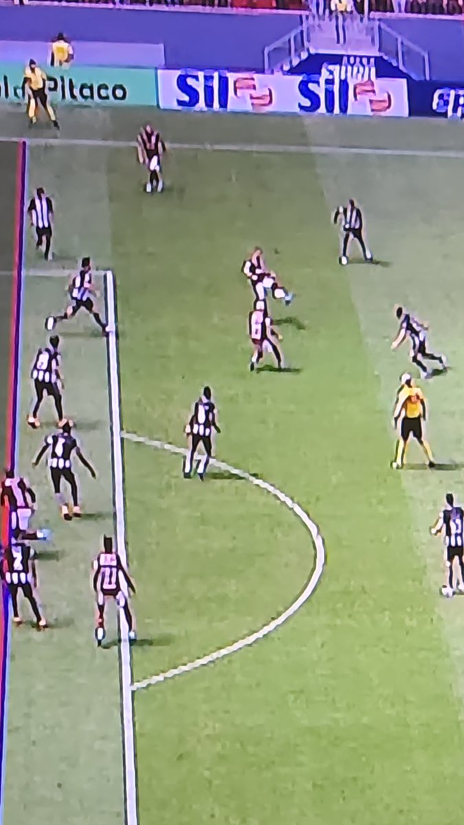 CBF divulga áudio e vídeo do VAR sobre o gol anulado do Flamengo