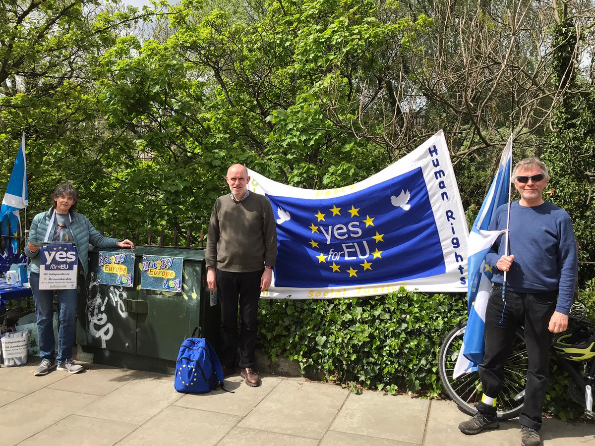 We had a wonderful time talking to so many friendly visitors from France, Germany and the Netherlands, in Stockbridge today. They all told us that they love Scotland and want to see us back in the EU, as soon as Scotland is independent!
#EuropeDay