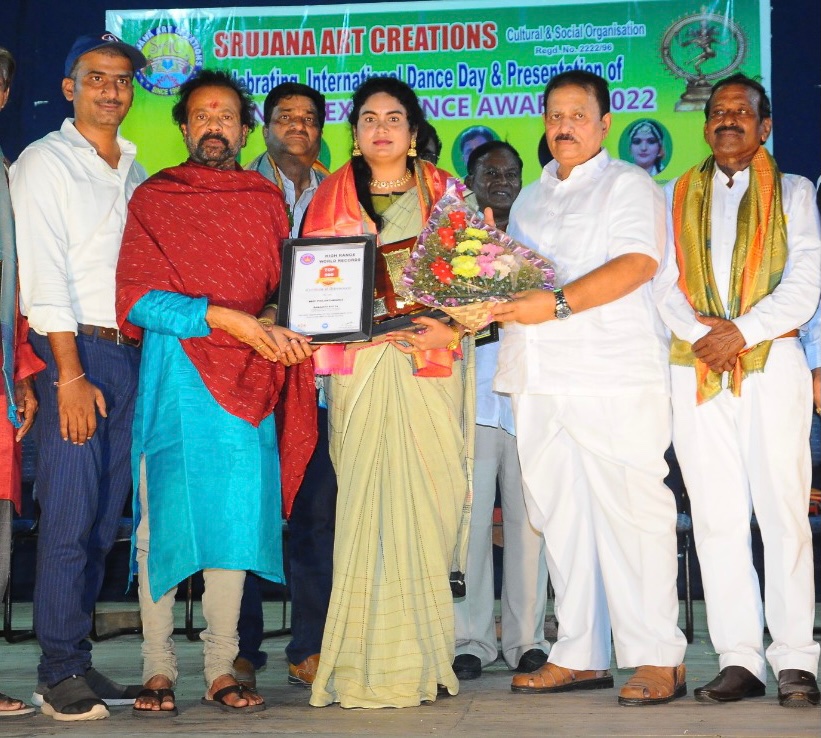 FSPpjK6VcAAl-wZ?format=jpg&name=900x900