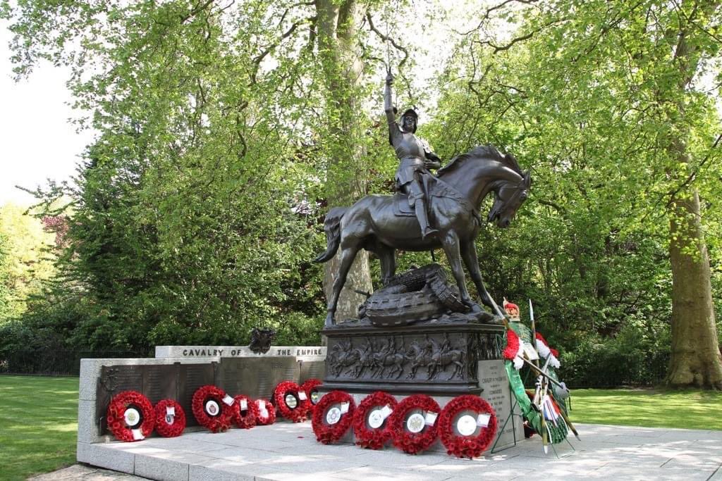 BSqnLdrRWxY's tweet photo. They shall grow not old, as we that are left grow old. Age shall not weary them, nor the years condemn. At the going down of the sun and in the morning. We will remember them. #CavMem #RoyalWessex #Remembrance https://t.co/z2cNXjLBbI