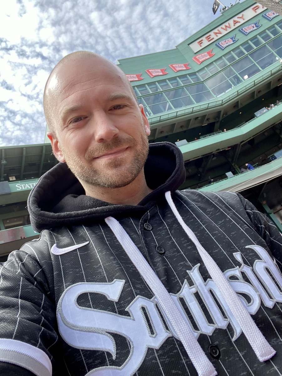 seanseaevans's tweet photo. Behind enemy lines let’s get this sweep 🧹 @whitesox https://t.co/Ud1uojovot