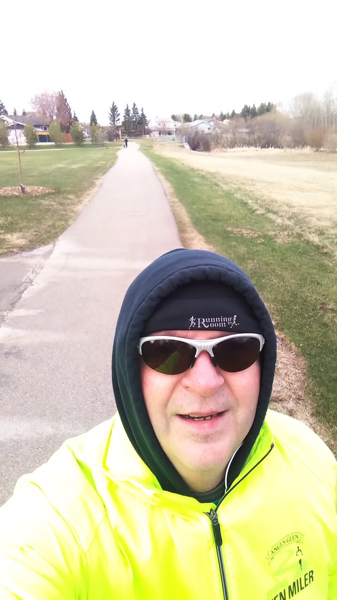 mjrichardson_to's tweet photo. [Fundraiser]  Completed my 10 KM to raise funds for @Campfirecircle, to thank them for all they have done for our daughter, @AERsquared since her Cancer diagnosis in 2019..! 🛶⛺️🎼🎨🥳💜

#SL10K #ChildhoodCancer #CancerDad

DONATE HERE - https://t.co/NJ26MjZ9nu https://t.co/4wNIPJTsBT