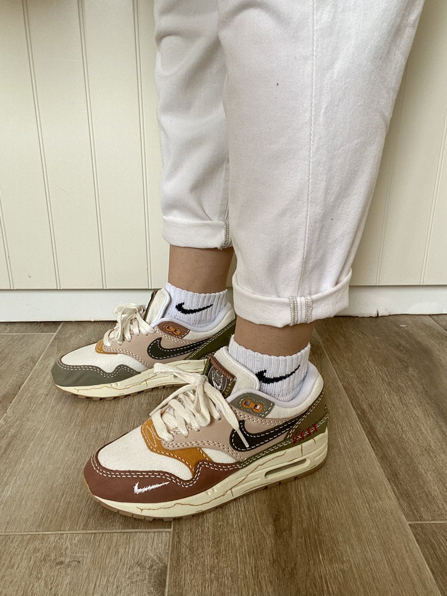 Paaolagg's tweet photo. Air Max 1 wabi-sabi 🤎 https://t.co/PXnmGpgKxE