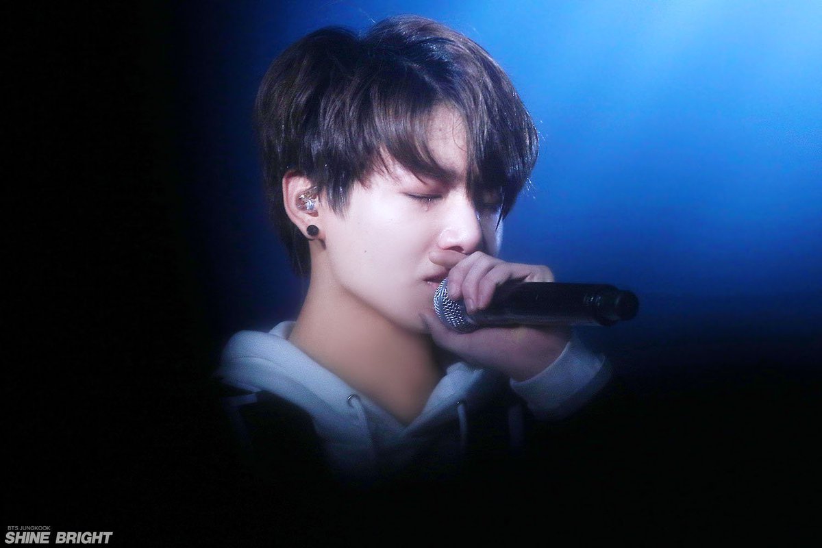 VeritasJK's tweet photo. 본싱어 부르다가 펑펑 우는 정구기 생각나서 걍 또 나만 미친놈되는거임.... https://t.co/RjON2F9tUV