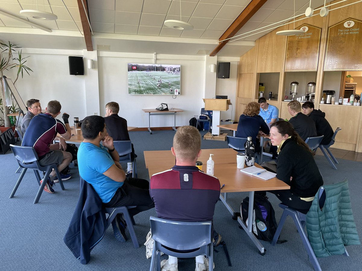 ClaireRef1's tweet photo. Great day @TheLeys Cambridge for Day 2 of the @EnglandRugby Referee Award. All 1️⃣0️⃣ candidates now fully qualified and great to see @CUDRRS come down to meet the refs #bepartoftheteam @RFU_GameDev @RFU_Refs @RFUMidsClubSup @RFUMidsGameDev https://t.co/ThlFXhcrUm