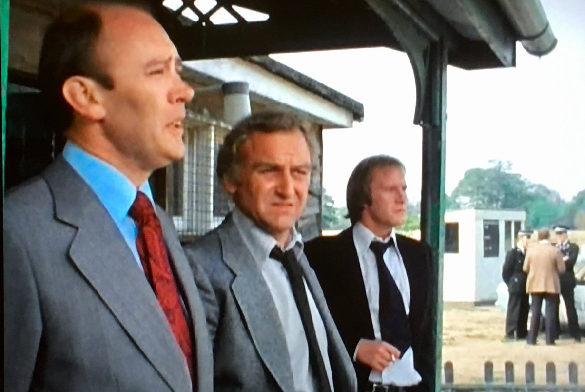 chris_London2's tweet image. RIP Dennis Waterman - All three Sweeney actors now sadly gone.