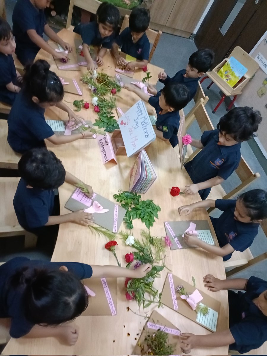 deswal_tripti's tweet photo. Ss expressed their gratitude for their mothers being so special &amp; loving.They were intrigued at the sight of various pretty flowers;it took no time for them to do the flower arrangement
to turn the card into a beautiful bouquet for their beloved mums! #MothersDay @Prometheus_Edu https://t.co/dsw2ZZg1zS