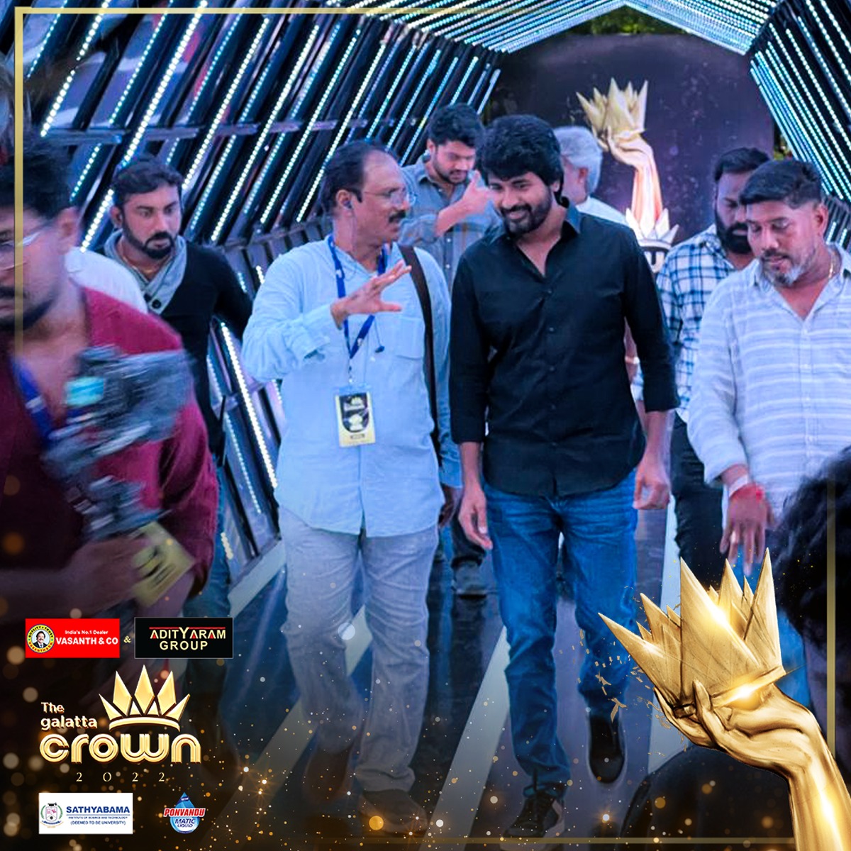 galattadotcom's tweet photo. The #PRINCE of #TamilCinema, namma #DON - @Siva_Kartikeyan is looking fit and to a tee!🥳⚡

#TheGalattaCrown2022 #Sivakartikeyan https://t.co/4HfRZesMvL