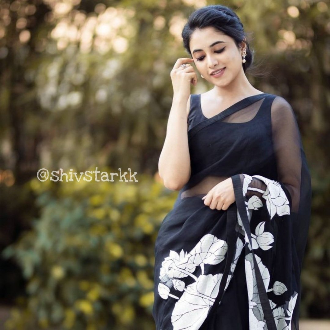 shivstarkk's tweet photo. #pampost
#PAM15
#PriyankaMohan #PriyankaArulMohan
உனக்காக எழுதப்பட்ட கவிதைகள் எல்லாம் தவழ்ந்து ஆட நினைக்கிறது, உன் மடியினிலே சறுக்கி விளையாட துடிக்கிறது உன் இடைச் சரிவினிலே! https://t.co/8WK2OQ05zC