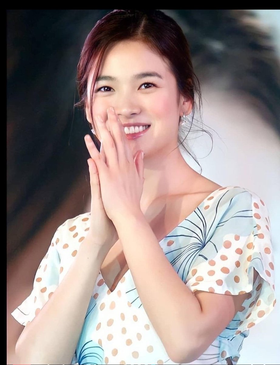 burian28Clara's tweet photo. Her smile 😘😘
Oh my Gosh
#songhyekyo https://t.co/GEV0MCz4MK