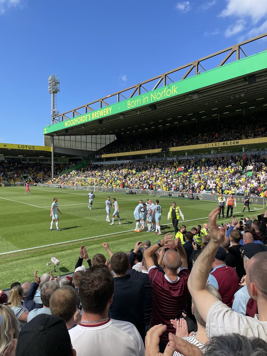 csinclairrr21's tweet photo. Anyone else feel like that was a friendly/testimonial game today? 😂😂 ⚒ https://t.co/5c0Btfjg4W