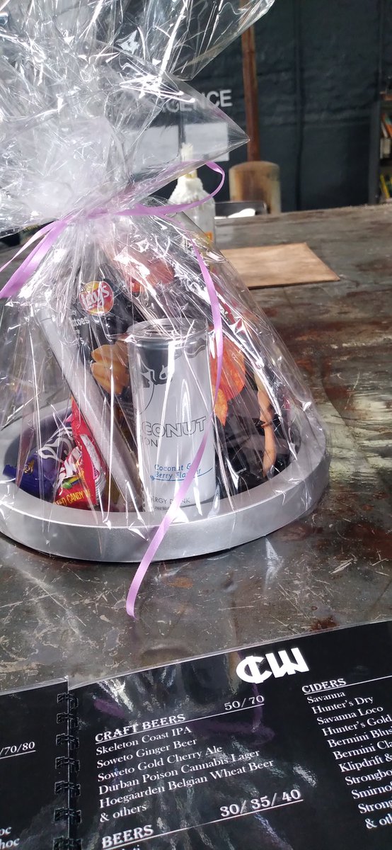 Malepolesa's tweet image. Happy mothers day to me 
🤰🤰🤰
New baby on the blog 
Big Hugs gift shop 
This hamper was R450 and consited 
Phonecover 
Mirror 
Lipgloss
Redbull 
Lays
Mynards 
Lunchbar 
Skittles
PS 
Wrapping and delivering 
(We customize gifts ) 
Please help me share my work 
#Lstwitter
