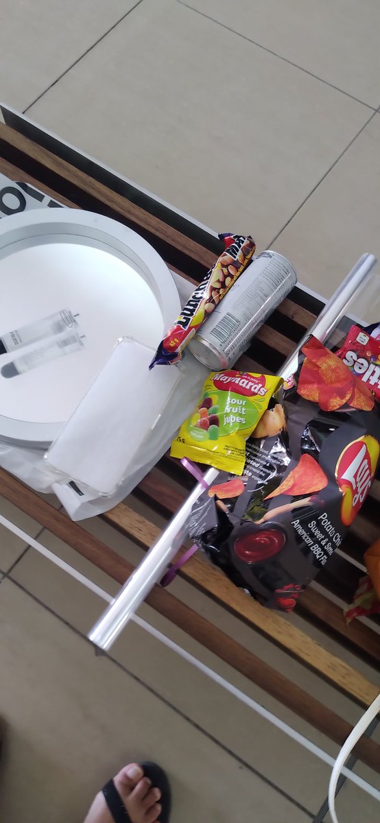 Malepolesa's tweet image. Happy mothers day to me 
🤰🤰🤰
New baby on the blog 
Big Hugs gift shop 
This hamper was R450 and consited 
Phonecover 
Mirror 
Lipgloss
Redbull 
Lays
Mynards 
Lunchbar 
Skittles
PS 
Wrapping and delivering 
(We customize gifts ) 
Please help me share my work 
#Lstwitter