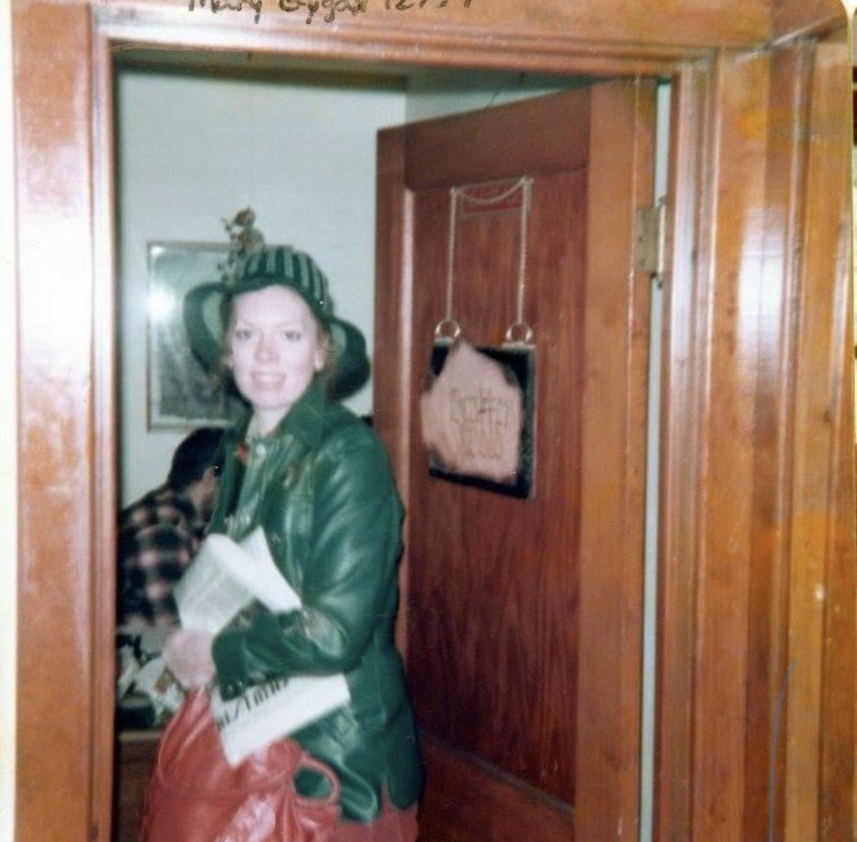 lukegygax's tweet image. Happy Mother’s Day to the First Lady of D&amp;amp;D Mary Gygax.  Thank you for persevering through the lean times -five kids, poverty, second hand clothes- and always making us feel wealthy as a family. Love you mom. #loveyoumom #gygax #marygygax #firstladyofdnd