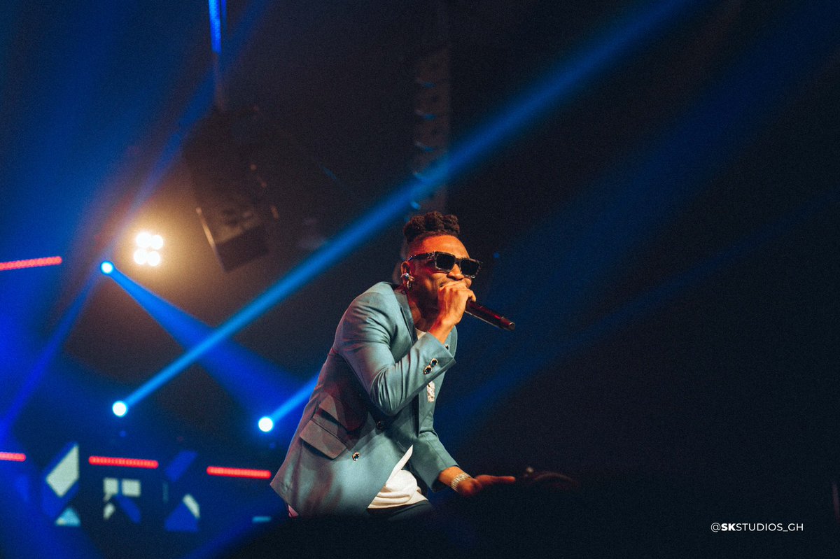 Camidoh's tweet photo. Preciate u all who were up all night rooting n waiting to see me perform.
Had a good time last night. 
Special thanks to my team for putting in the work, thanks to @AelsStreet @Mayorkun @IamKingPromise @incrediblezigi &amp; My Tiktok fam for coming tru &amp; thanks to fans. 
💜💫 https://t.co/q0NfRCKNth