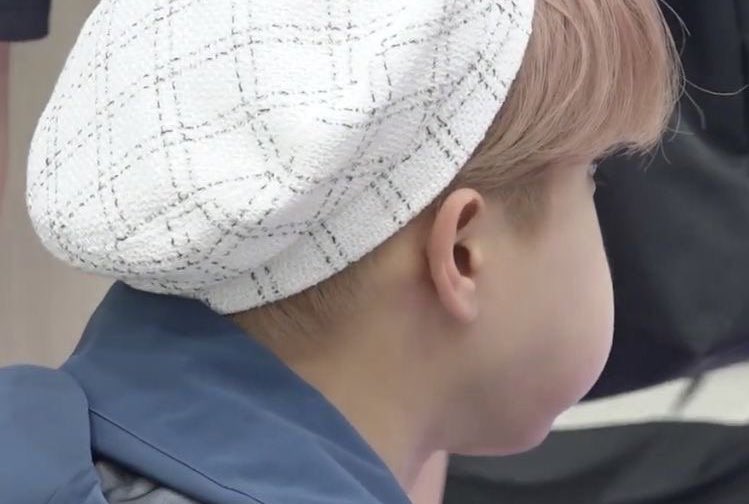 hyunkissy's tweet photo. how to make hanners cry https://t.co/HHEIQtEwkK