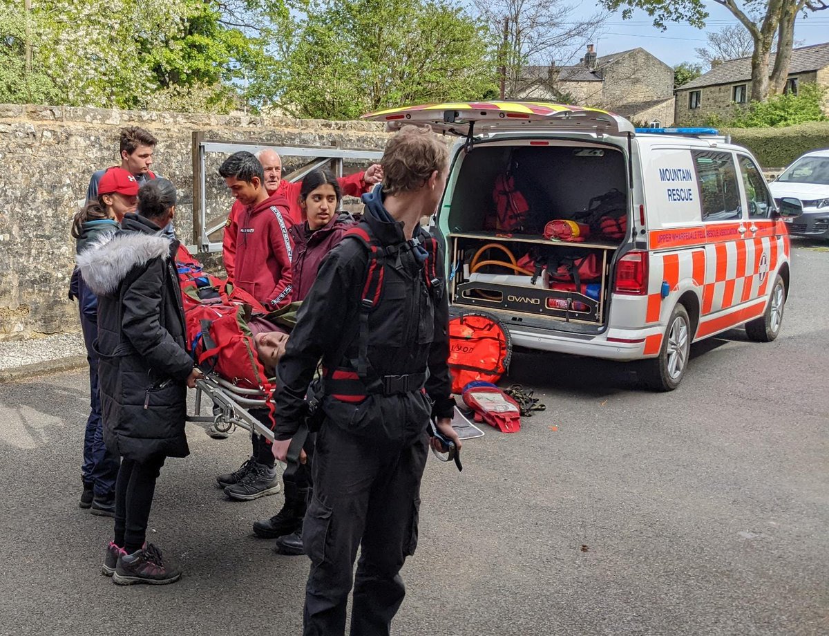 208atc's tweet photo. Another weekend in the great outdoors! 

This weekend a group of our cadets and staff have been enjoying the good weather in Buckden, Yorkshire Dales. 

Thank you to the Upper Wharfedale Fell Rescue Association for taking their time to demonstrate their equipment! https://t.co/lXtiqRUmjE