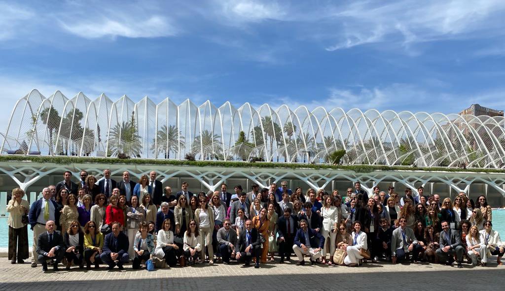 LetradosSegSoc's tweet photo. Todos los letrados y letradas asistentes a las XVI Jornadas de nuestra asociación. Durante tres días hemos podido profundizar en diversos aspectos de la gestión de la seguridad social y nos hemos reencontrado con compañeros de toda España. https://t.co/YiYRFZ6Om4