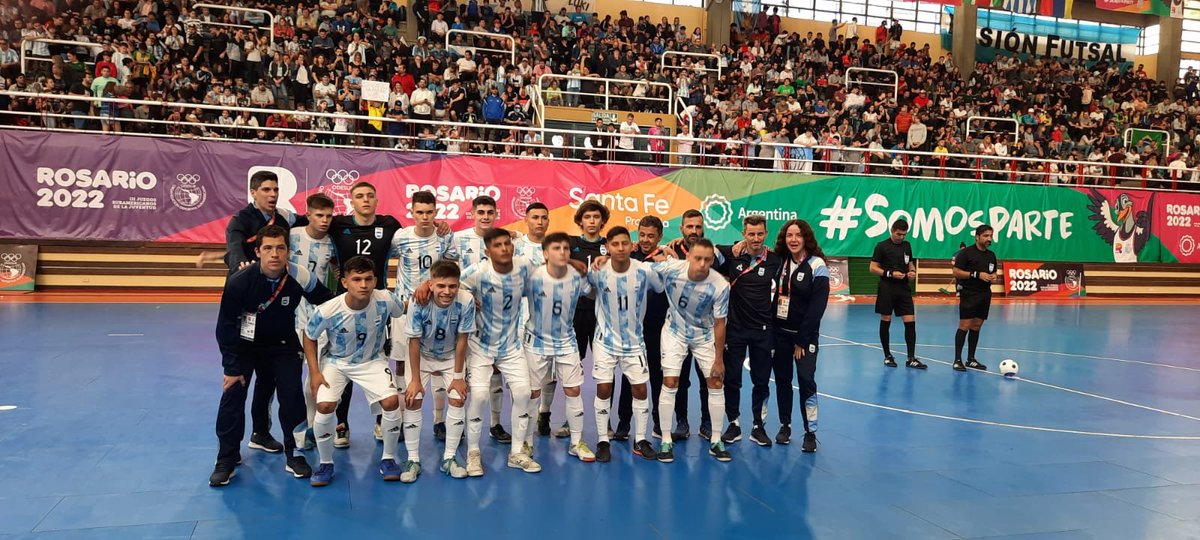 pasionfutsal's tweet photo. #JuegosSudamericanos | FINAL en Rosario: #Argentina🇦🇷 0 - #Brasil🇧🇷 3 
🥈¡Medalla de plata para los chicos en @JSJRosario2022! 
Una experiencia inolvidable tras una semana genial de competencia, que para nada es opacada por éste resultado 
¡Habrá muchas más! https://t.co/3Xic5MJfLs