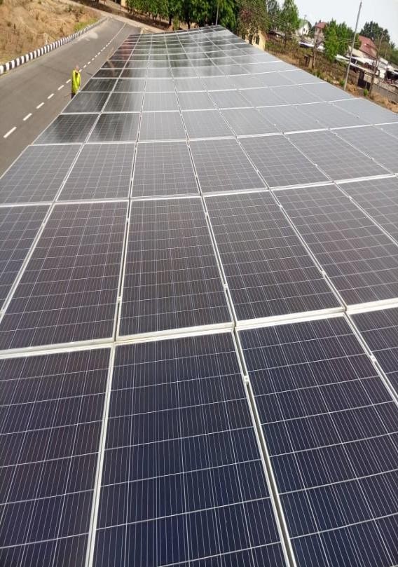 modisalihijo's tweet photo. The COVID-19 pandemic didn't derail the @NigeriaGov's plan on nationwide electrification. Rather, it strengthened Public-Private-Partnerships and deepened inter-agency collaboration, enabling the government to expand the plan to close the energy gap in the healthcare sector. https://t.co/bVnPhPqTVp
