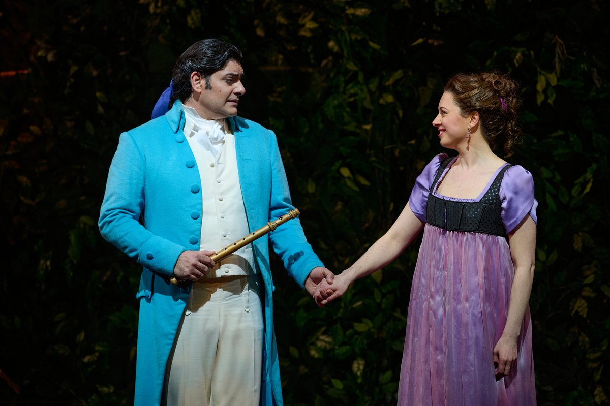 CanadianOpera's tweet photo. #COCFlute opening weekend rolls on with a matinee performance today at 2:00 pm!

Join Tamino on his quest to save the kidnapped Princess Pamina, starring Austrian tenor Ilker Arcayürek and COC Ensemble Studio grad Anna-Sophie Neher.

👉 https://t.co/FNCkws8Yo0

📸: Michael Cooper https://t.co/MFyMFFt2tB