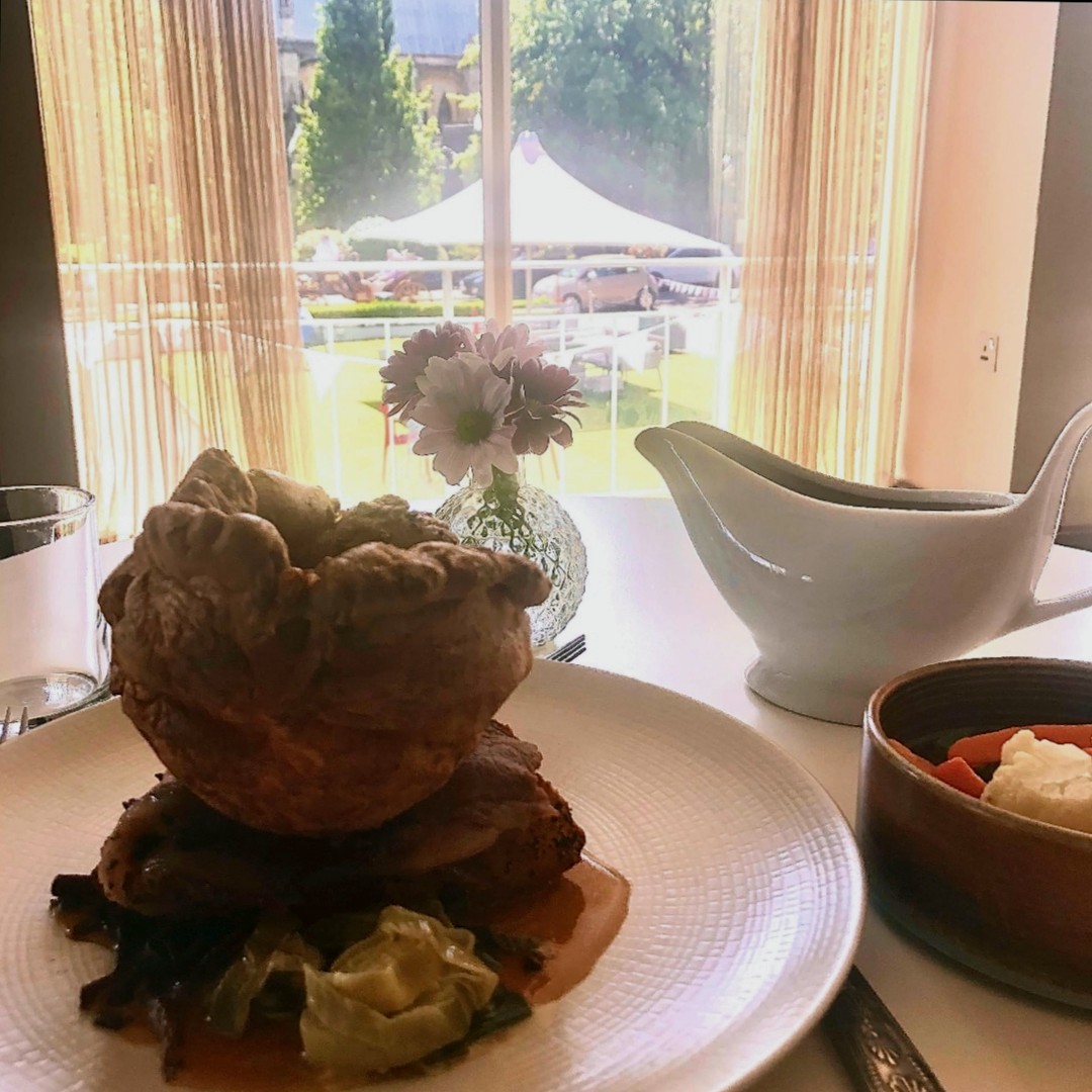 TheLincolnHotel's tweet photo. Just us posting another delicious picture of our Sunday lunch 😀
#sundayroast #endtheweekright #toyorkieornottoyorkie #thelincolnhotel https://t.co/e76djt6DGw