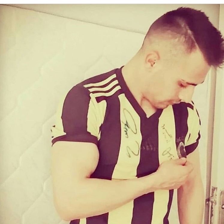 fhmmct34's tweet photo. HAZIRSANIZ BAŞLAYALIM MI OYUNA ? 
#FBVBJK https://t.co/sonoRx7iCy