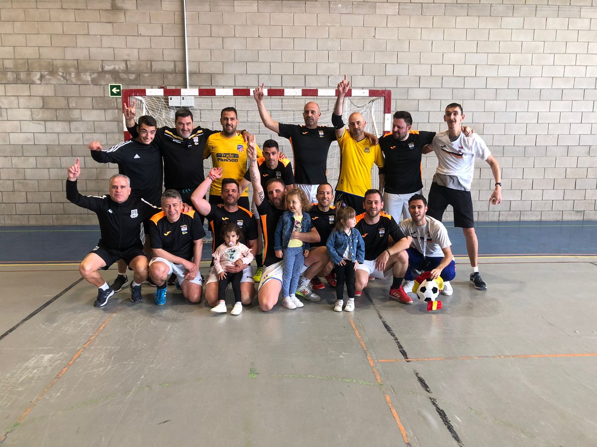 ADAParqueLisboa's tweet photo. Los Campeones🏆
🙌🏻🙌🏻🙌🏻🙌🏻🙌🏻🙌🏻🙌🏻 https://t.co/kmcCeVhkHE