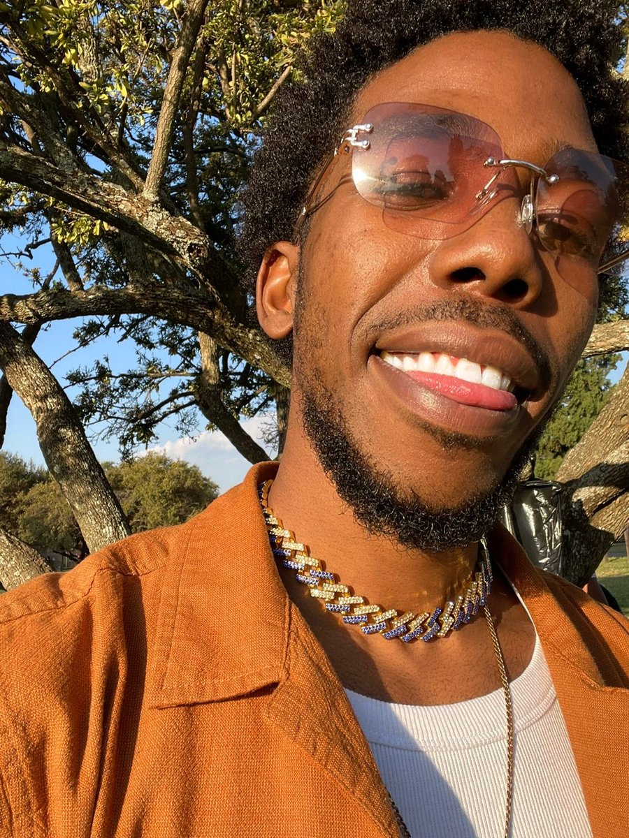 khulaymkhiva's tweet photo. Hope you guys are having a beautiful Sunday.☀️🌈😋😊
I sense a productive week for all. 
A beautiful Mother's day to all the Heroines😭🥰❤
Stay focused.🤜🏾🤛🏾
Stay fresh.😎
Easy.👌🏾 https://t.co/pYyDC446Ww