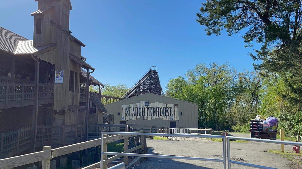 BuckeyeCoaster's tweet photo. The Beast is roaming the forest area around @KingsIslandPR again! The Beast opened to the public today & we were among the first to ride! @thegravitygroup did an awesome job! ~James
#Beast40 #KI50th #KIBeast #TheGravityGroup #KICelebration
@chadshowalter @DonHelbig https://t.co/ij7XGCkHYa