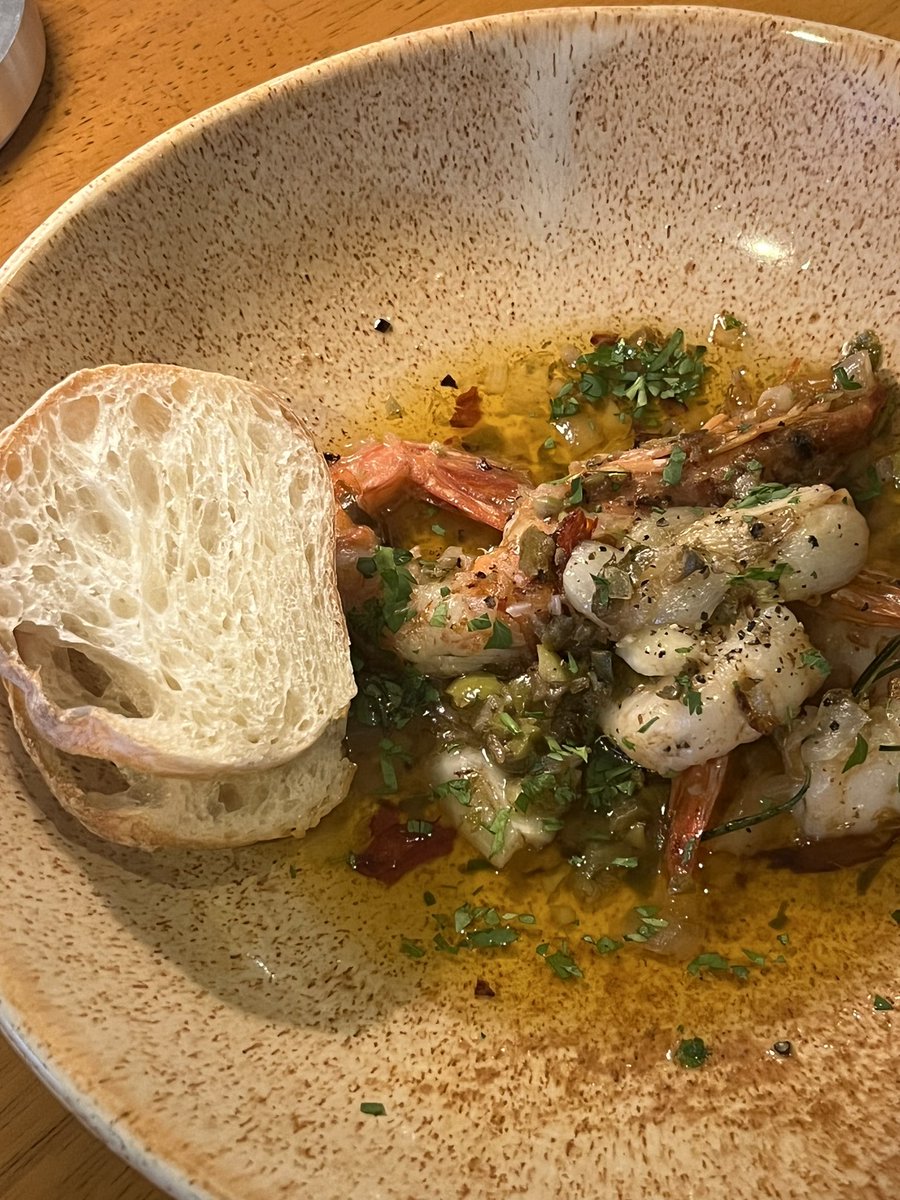 bosilakk's tweet photo. 세종 라쎄종 프랑스식 식당. 그렇게 맛있다고는 못하겠지만 나쁘지 않았..다? 다시갈 정도는 아니다. 비프웰링턴은 기대이하였다. 버섯맛이 너무 강함 https://t.co/cQ8tADhDta