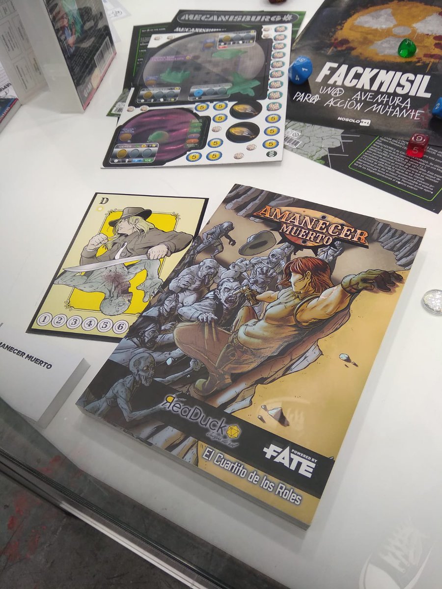 readuck's tweet photo. Nuestro #AmanecerMuerto de @cuartitoroles está en @COMIC_bcn en la exposición de juegos de rol de #ComicFantasy22 muchas gracias a @celspinol por la oportunidad de estar ahí.
#salondelcomic #40comicBCN https://t.co/ilpqrvFnBh
