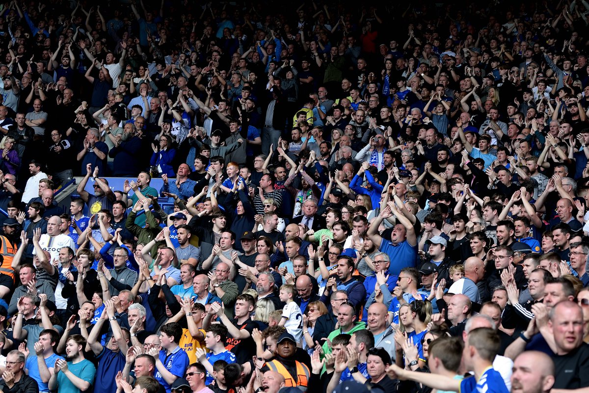 Everton's tweet photo. Spirit of the Blues. On repeat. All the way home. 💙 https://t.co/3oJuWxDQTV