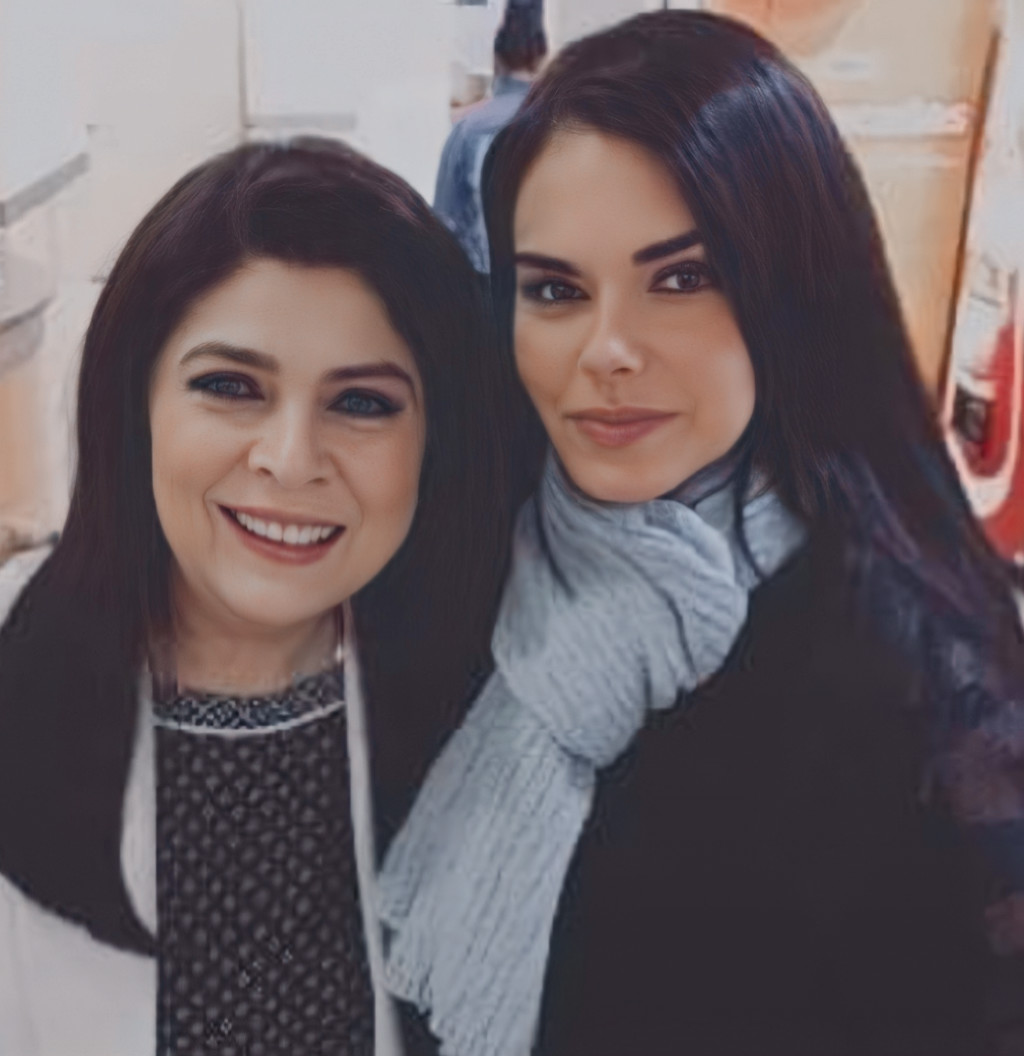 FERSAND0VALG's tweet photo. Parabéns pelo seu dia, mãe. Você teve uma grande caminhada pela frente, pra chegar onde está. E quero que saiba, que você é uma inspiração pra mim, sinto orgulho por ter uma mãe como você. Te quiero, mamá. 💜 https://t.co/q1ZPLO3ILZ