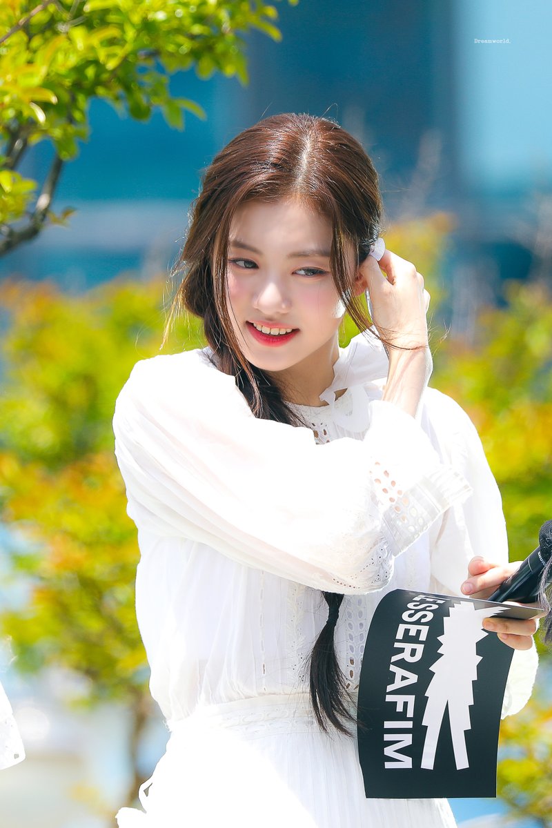 Dreamworld1106's tweet photo. 220506 미니팬미팅 HQ
#LE_SSERAFIM #르세라핌 #KIMGARAM #김가람 https://t.co/R28SkudSX4