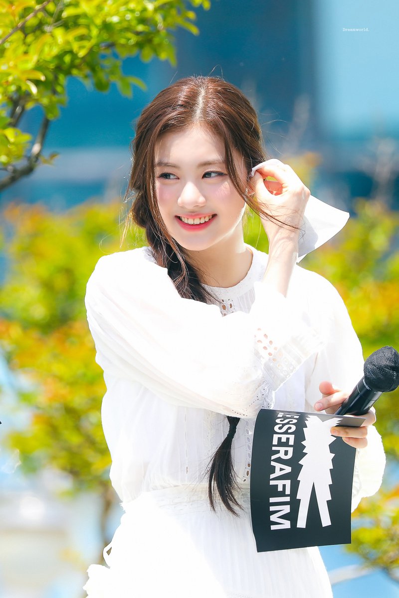 Dreamworld1106's tweet photo. 220506 미니팬미팅 HQ
#LE_SSERAFIM #르세라핌 #KIMGARAM #김가람 https://t.co/R28SkudSX4