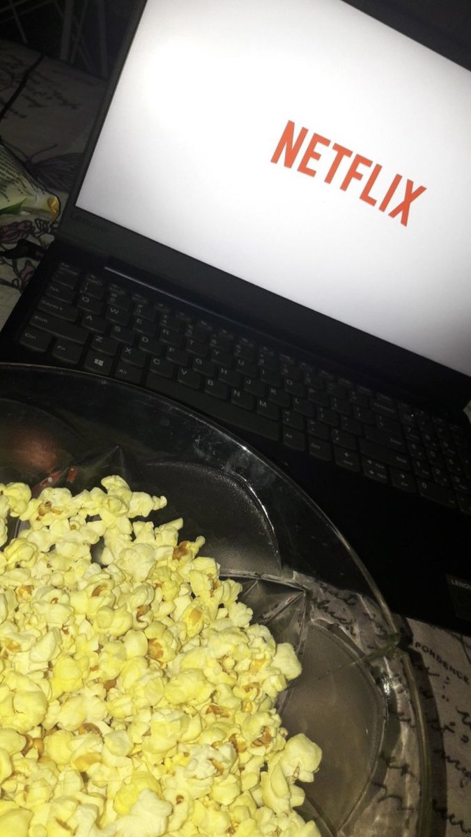 m1d1nv's tweet photo. Bu hava şəraitində evdə nə’mi edilir?🍿🎬 https://t.co/qUhdXa28Tg