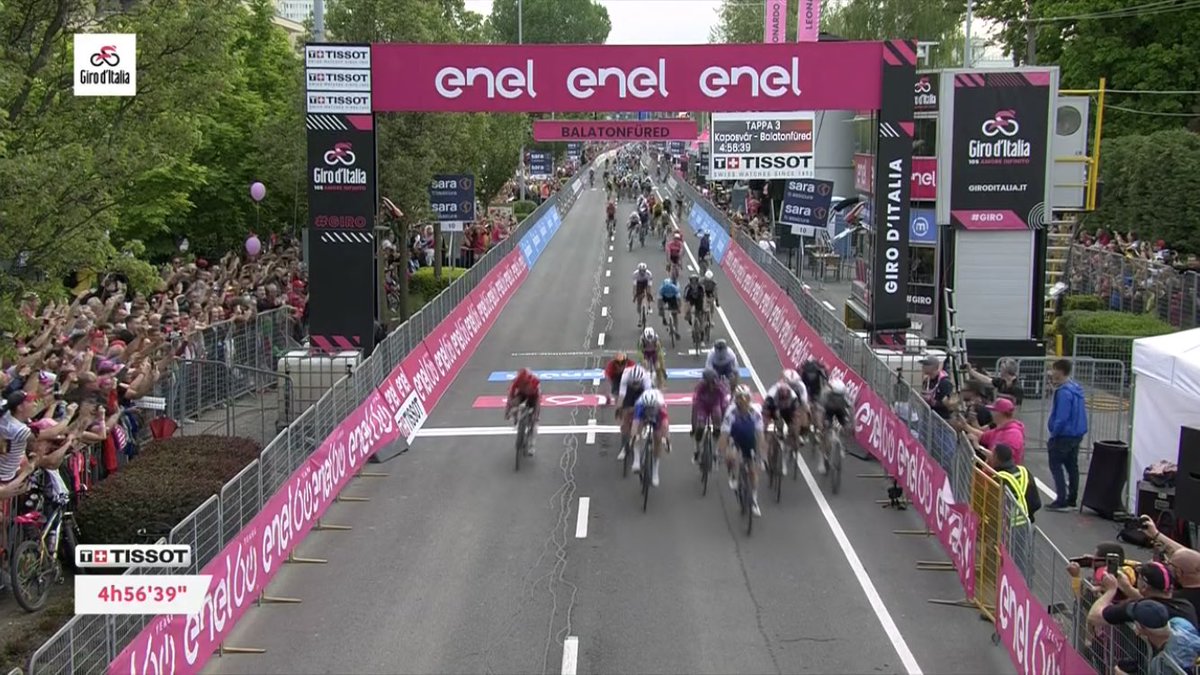 etapacol's tweet photo. Mark Cavendish ganó la tercera etapa del Giro de Italia. #GiroDItalia

Fernando Gaviria🇨🇴 fue tercero. https://t.co/J4Zw3HdqxA