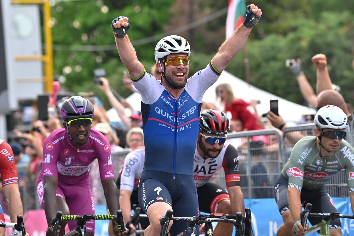 giroditalia's tweet photo. 💗 Giro d'Italia 2022 - Stage 3⃣ | Tappa 3⃣ 

🏆 @MarkCavendish 
🥈 @ArnaudDemare 
🥉 @FndoGaviria 

#Giro https://t.co/ZKYGryodka