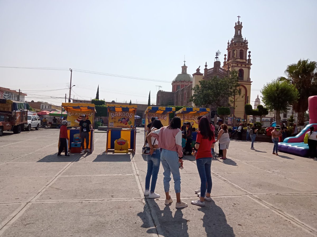 MunicipioSGS's tweet photo. #Visiten el jardín principal de #SoledaddeGracianoSánchez a disfrutar de un domingo en familia.... Esta la Expo Autoempleo Emprendedoras donde podrás encontrar de diversos artículos y además podrán disfrutar de buena música... 💚 https://t.co/fUq0e937YP