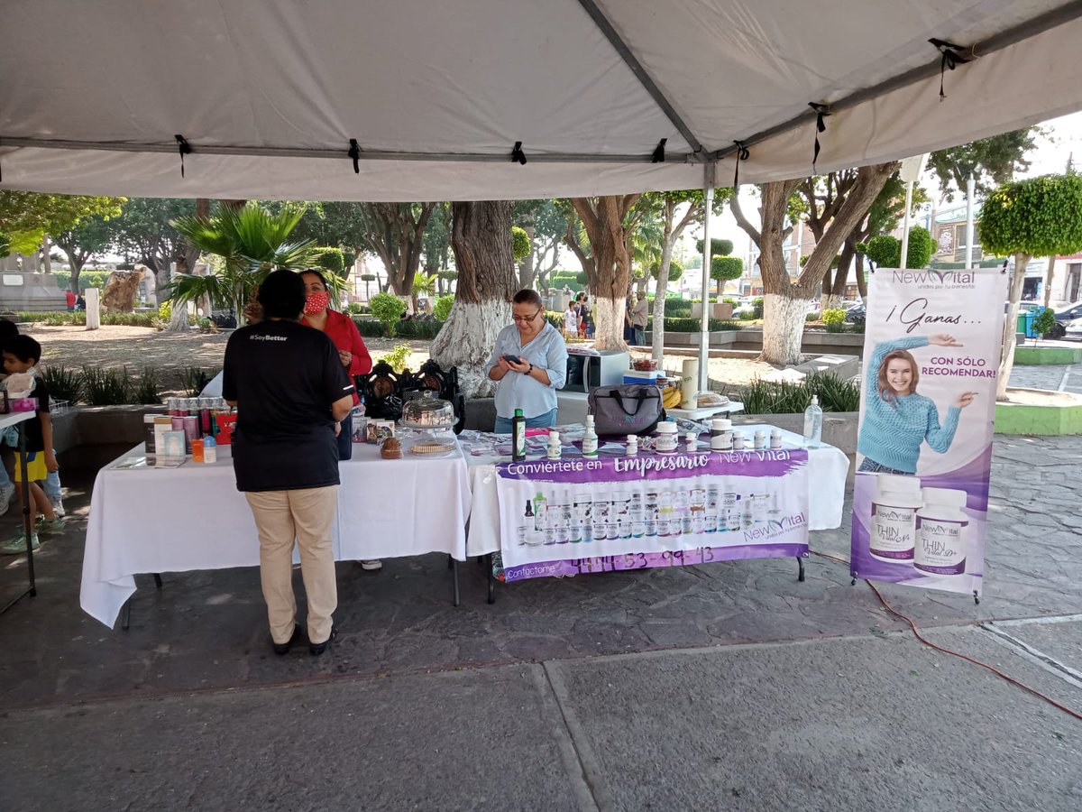 MunicipioSGS's tweet photo. #Visiten el jardín principal de #SoledaddeGracianoSánchez a disfrutar de un domingo en familia.... Esta la Expo Autoempleo Emprendedoras donde podrás encontrar de diversos artículos y además podrán disfrutar de buena música... 💚 https://t.co/fUq0e937YP