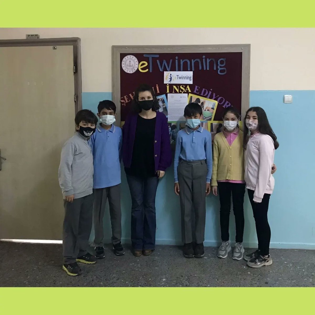 FerideRasit's tweet photo. Okulumuz 5/F sınıfı “Şehrimi İnşa Ediyorum “ adlı eTwinning proje çalışmalarımızdan kareler https://t.co/vZdvQ4r4Z5
