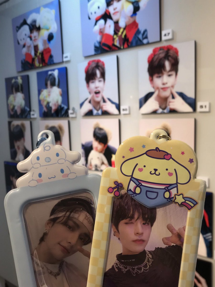 nogareee's tweet photo. 이럿게 행복한 카페가 있다니,,

럭드 품절이라 울고싶었지만
전시보고 극복했어요🥹
액자야어서오렴🤤

#OUR_ODDINARY_LOVE https://t.co/Wt7uUwwDUH