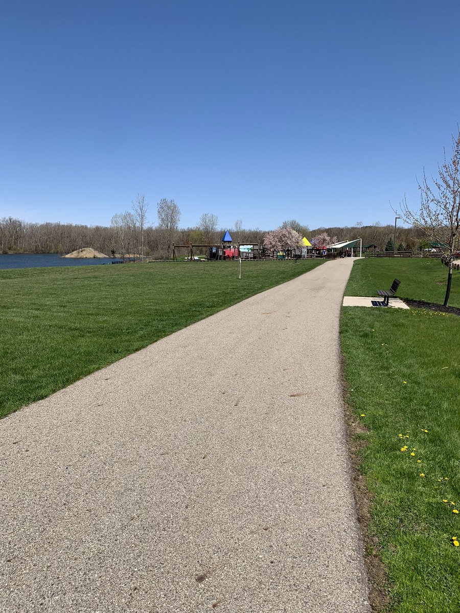 312fietser's tweet photo. Cold weather alone doesn’t cause pot holes. This path is 15 years old in Lansing, Michigan. It’s flawless. Heavy vehicles destroy roads and force communities to pay millions in maintenance. https://t.co/hkcpEYkKoI
