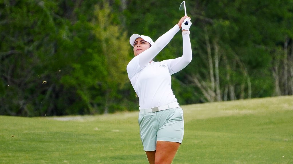 BaylorAthletics's tweet photo. The journey to a national title starts tomorrow in Stillwater 🔥

Good luck on the course, @BaylorWGolf‼️ #SicEm https://t.co/Rh2DkJ8RWN