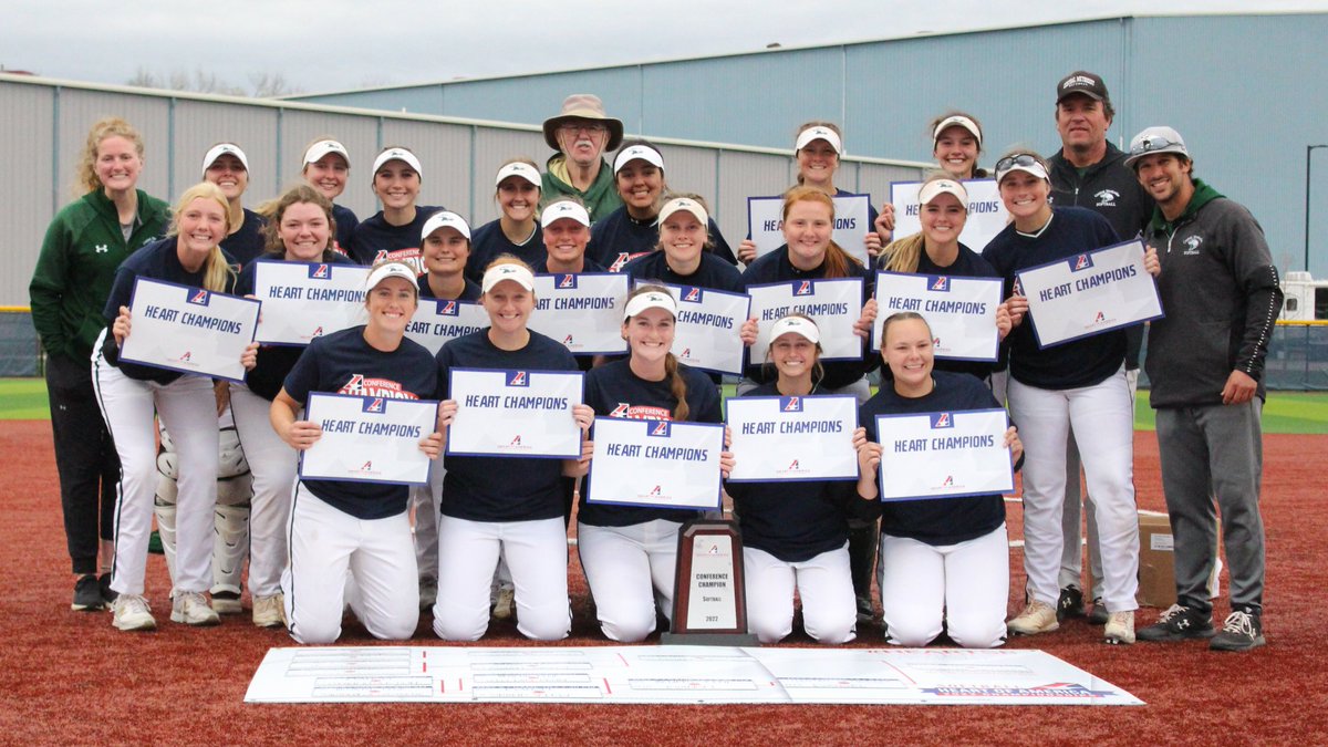 🥎, CONFERENCE CHAMPS! @CMUeaglesSBB holds off Mount Mercy in the final game, 2-1 to claim the <a href="/HeartSportsNews/">Heart of America Athletic Conference</a> Tournament title! Up next, nationals! #GoGreen 🟢⚪️